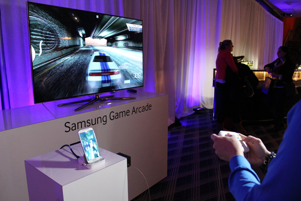 samsung-galaxy-s4-game-pad-hands-on